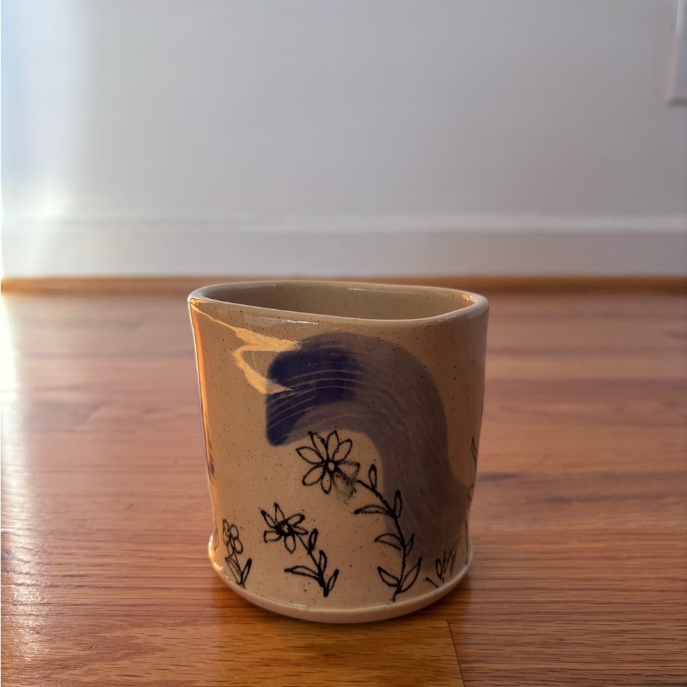 Elegant Ceramic Mug with Blue and Cream Floral Design
